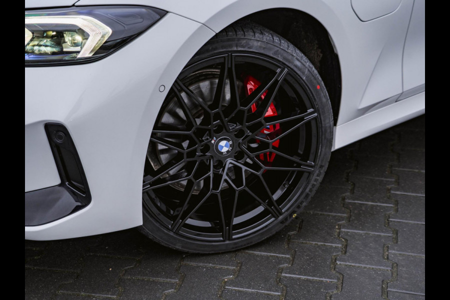 BMW 3 Serie Touring 330e M-Sport Premium Select|Panoramadak|Headup|Memorystoelen|Camera|Carplay|Cruise|Sfeerverlichting