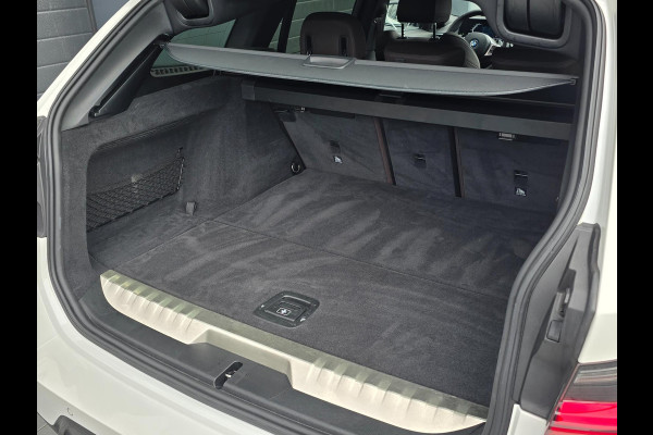 BMW 3 Serie Touring 330e M-Sport Premium Select|Panoramadak|Headup|Memorystoelen|Camera|Carplay|Cruise|Sfeerverlichting