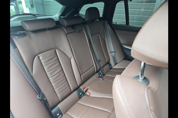 BMW 3 Serie Touring 330e M-Sport Premium Select|Panoramadak|Headup|Memorystoelen|Camera|Carplay|Cruise|Sfeerverlichting