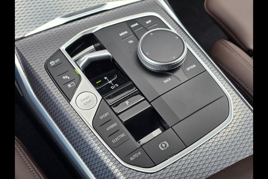 BMW 3 Serie Touring 330e M-Sport Premium Select|Panoramadak|Headup|Memorystoelen|Camera|Carplay|Cruise|Sfeerverlichting