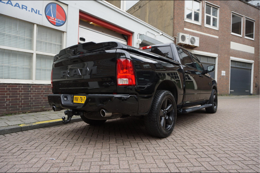 Dodge Ram 1500 5.7 V8 HEMI 4WD | BLACK OPTIC | Classic | 300L LPG | APPLE CARPLAY | Stoel- stuurverwarming | Navigatie | Pano-dak |