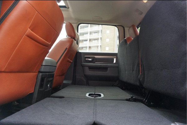 Dodge Ram 1500 5.7 V8 HEMI 4WD | BLACK OPTIC | Classic | 300L LPG | APPLE CARPLAY | Stoel- stuurverwarming | Navigatie | Pano-dak |