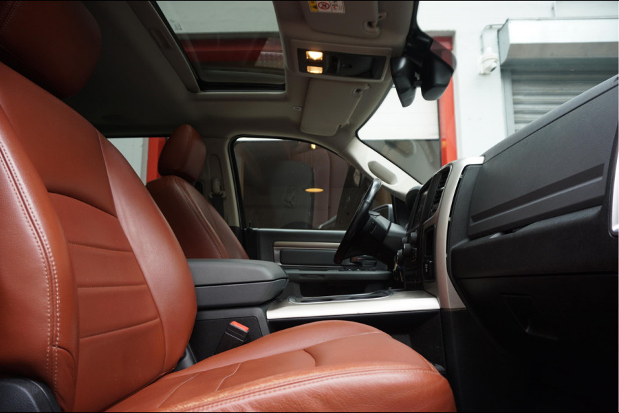 Dodge Ram 1500 5.7 V8 HEMI 4WD | BLACK OPTIC | Classic | 300L LPG | APPLE CARPLAY | Stoel- stuurverwarming | Navigatie | Pano-dak |