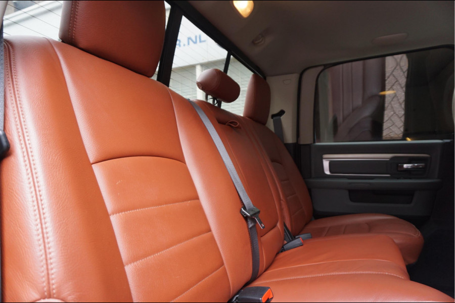 Dodge Ram 1500 5.7 V8 HEMI 4WD | BLACK OPTIC | Classic | 300L LPG | APPLE CARPLAY | Stoel- stuurverwarming | Navigatie | Pano-dak |