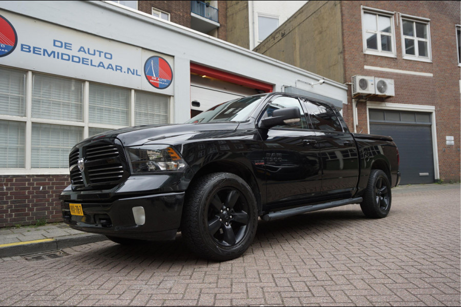 Dodge Ram 1500 5.7 V8 HEMI 4WD | BLACK OPTIC | Classic | 300L LPG | APPLE CARPLAY | Stoel- stuurverwarming | Navigatie | Pano-dak |