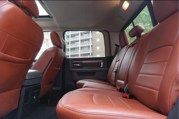 Dodge Ram 1500 5.7 V8 HEMI 4WD | BLACK OPTIC | Classic | 300L LPG | APPLE CARPLAY | Stoel- stuurverwarming | Navigatie | Pano-dak |