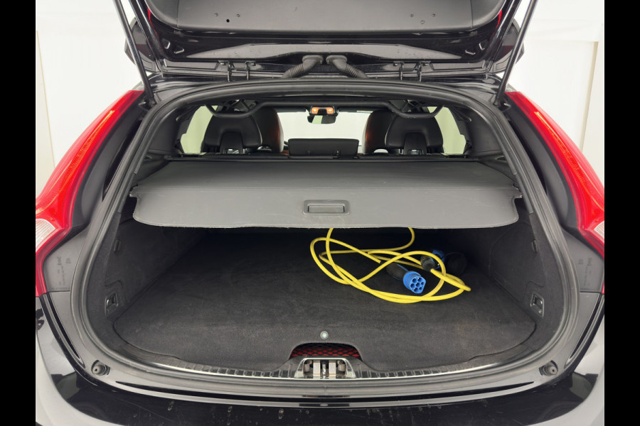 Volvo V60 2.4 D5 Twin Engine Summum (Plug-In) Aut. *LEATHER | XENON | MEMORY-PACK | HEATED-COMFORTSEATS | PRIVACY-GLASS | NAVI-FULLMAP | ADAPTIVE-CRUISE | ECC | LANE-ASSIST | PDC | 18''ALU*