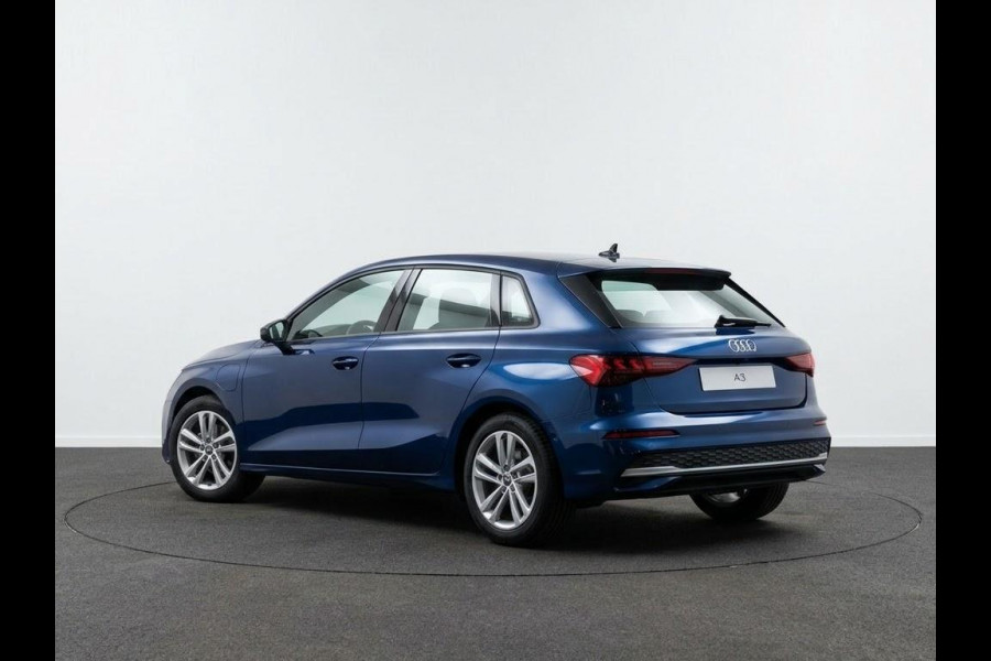 Audi A3 Sportback Pro Line 40 TFSI e 204 pk | Assis.pak Driving+Parking plus | Led v+a, dyna. knipper. achter | Sportstoelen zwarte stof | Apple carplay |