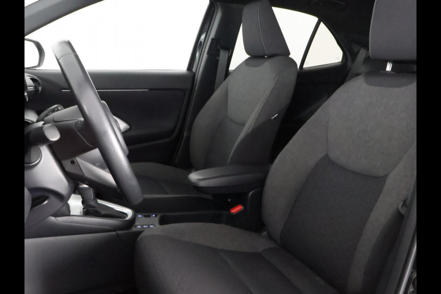 Toyota Yaris Cross 1.5 HYBRID DYNAMIC BLACKLINE GARANTIE 4-2033 CARPLAY NAVIGATIE . ADAPTIEVE CRUISE CONTROL .