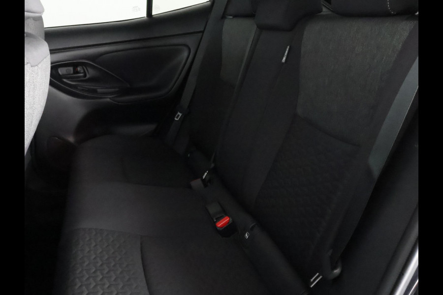Toyota Yaris Cross 1.5 HYBRID DYNAMIC BLACKLINE GARANTIE 4-2033 CARPLAY NAVIGATIE . ADAPTIEVE CRUISE CONTROL .
