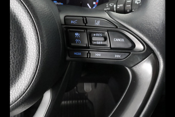 Toyota Yaris Cross 1.5 HYBRID DYNAMIC BLACKLINE GARANTIE 4-2033 CARPLAY NAVIGATIE . ADAPTIEVE CRUISE CONTROL .