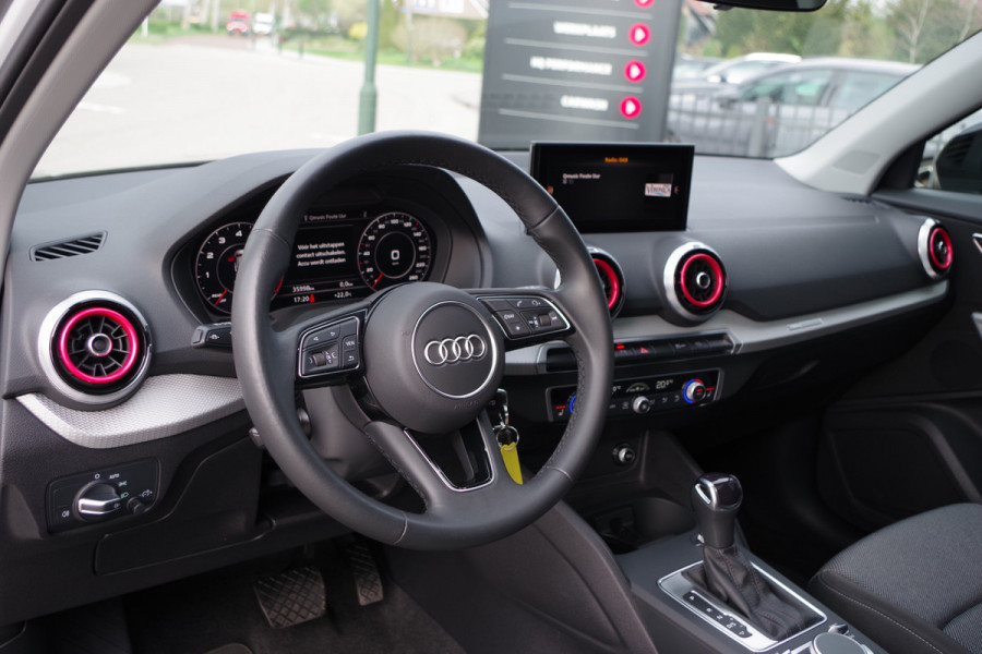 Audi Q2 35 TFSI 150 PK Automaat S-Line Edition, Panoramadak, LED, Camera, Cruise Control
