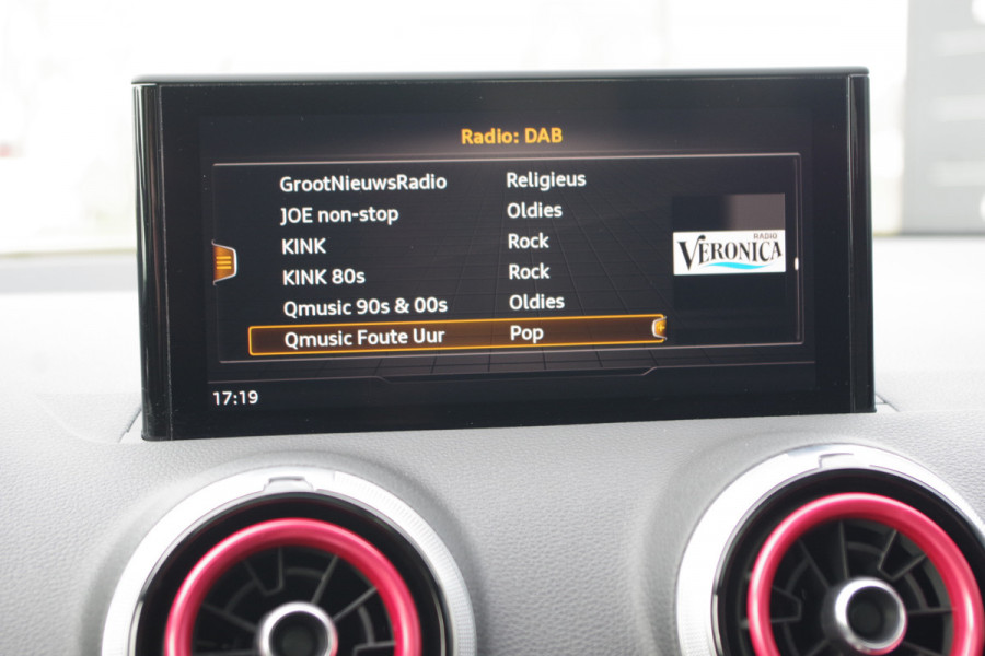 Audi Q2 35 TFSI 150 PK Automaat S-Line Edition, Panoramadak, LED, Camera, Cruise Control