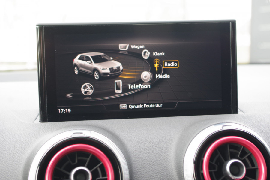 Audi Q2 35 TFSI 150 PK Automaat S-Line Edition, Panoramadak, LED, Camera, Cruise Control