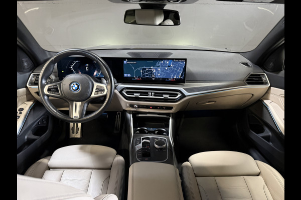 BMW 3 Serie Touring 330e | M-pakket | Lederen sportstoelen | Harman/Kardon | Sfeerverlichting | Full LED