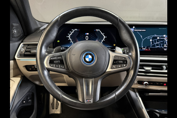 BMW 3 Serie Touring 330e | M-pakket | Lederen sportstoelen | Harman/Kardon | Sfeerverlichting | Full LED