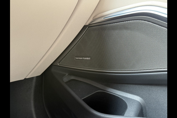 BMW 3 Serie Touring 330e | M-pakket | Lederen sportstoelen | Harman/Kardon | Sfeerverlichting | Full LED
