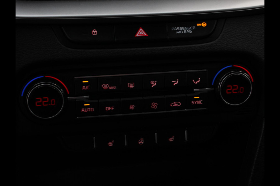 Kia Ceed Sportswagon 1.0 T-GDi DynamicLine Navigatie Apple Carplay/Android auto Climate control Adaptieve Cruise control LED Achteruitrijcamera Stuurverwarming Stoelverwarming Apple Carplay/ Android Auto Lichtmetalen velgen Navigatie Radio
