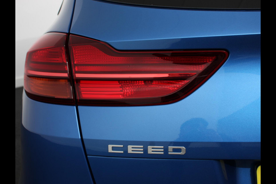 Kia Ceed Sportswagon 1.0 T-GDi DynamicLine Navigatie Apple Carplay/Android auto Climate control Adaptieve Cruise control LED Achteruitrijcamera Stuurverwarming Stoelverwarming Apple Carplay/ Android Auto Lichtmetalen velgen Navigatie Radio