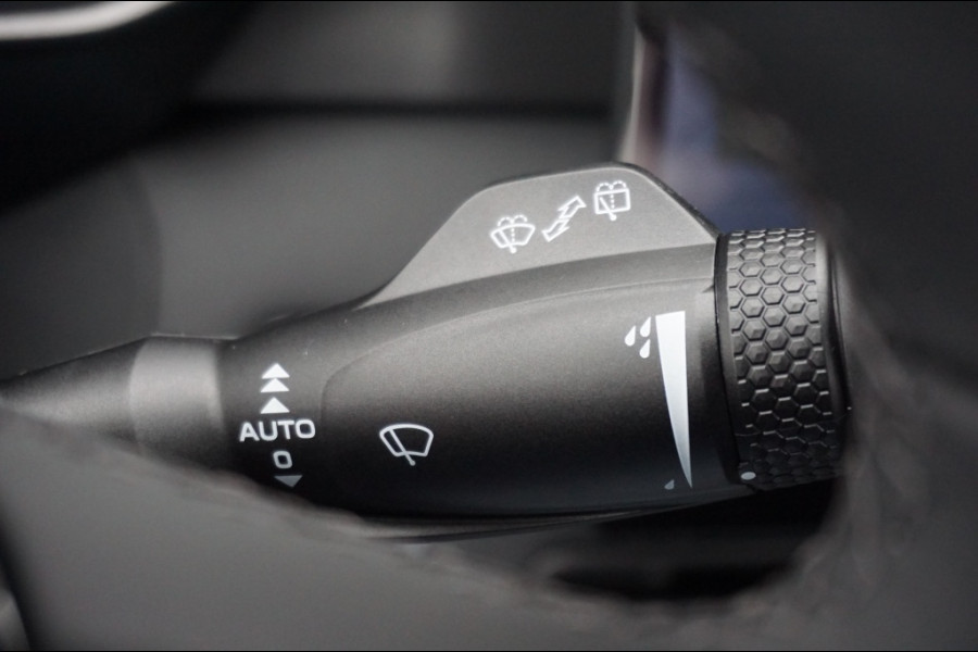 Lynk & Co 01 272PK Core PLUG IN HYBRID | NW MODEL | 1.800 TREKGEWICHT