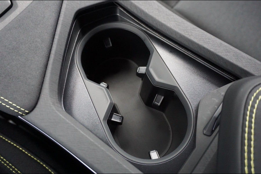 Lynk & Co 01 272PK Core PLUG IN HYBRID | NW MODEL | 1.800 TREKGEWICHT