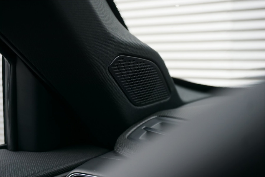 Lynk & Co 01 272PK Core PLUG IN HYBRID | NW MODEL | 1.800 TREKGEWICHT