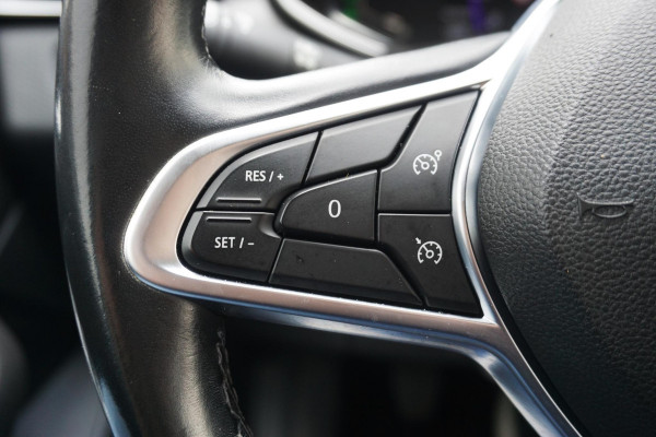 Renault Clio 1.0 TCe Intens/Half leer/Groot navigatie/Carplay/ Camera.