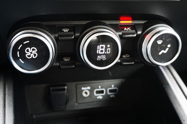 Renault Clio 1.0 TCe Intens/Half leer/Groot navigatie/Carplay/ Camera.