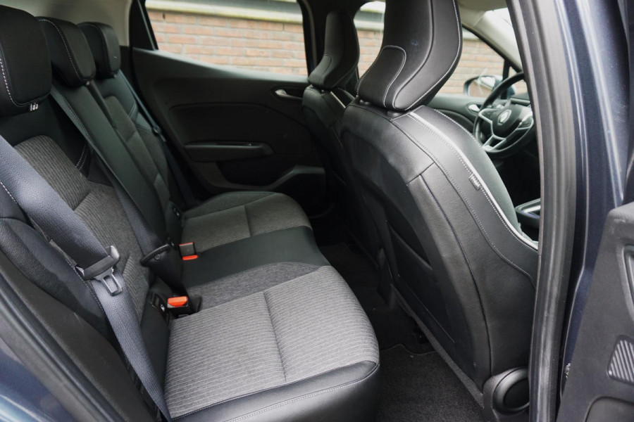 Renault Clio 1.0 TCe Intens/Half leer/Groot navigatie/Carplay/ Camera.