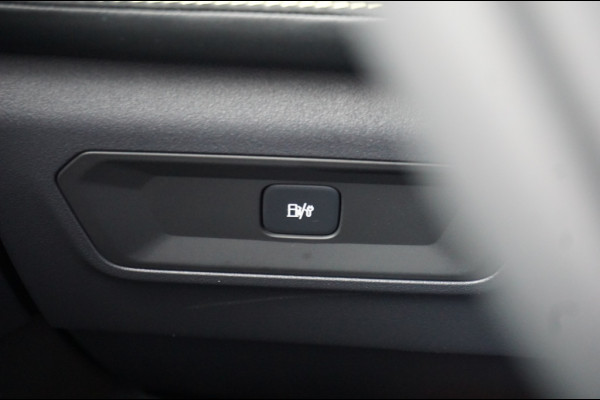Lynk & Co 01 272PK Core PLUG IN HYBRID | NW MODEL | 1.800 TREKGEWICHT