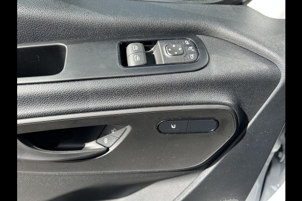 Mercedes-Benz eSprinter 320 L2 Pro 81kWh / Snel laden 115Kw / Trekhaak / MBUX / Navigatie / Camera / Cruise control / Airco / 270 Graden achterdeuren