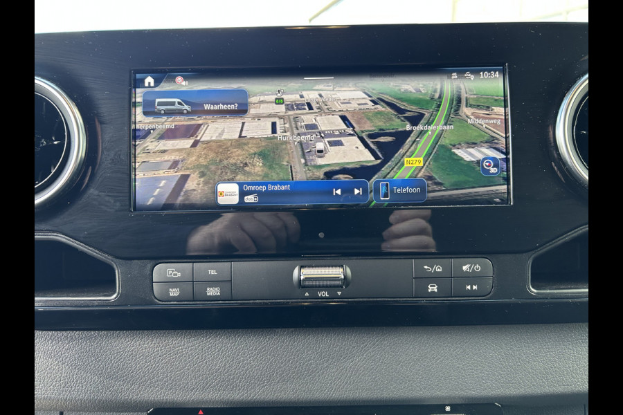 Mercedes-Benz eSprinter 320 L2 Pro 81kWh / Snel laden 115Kw / Trekhaak / MBUX / Navigatie / Camera / Cruise control / Airco / 270 Graden achterdeuren