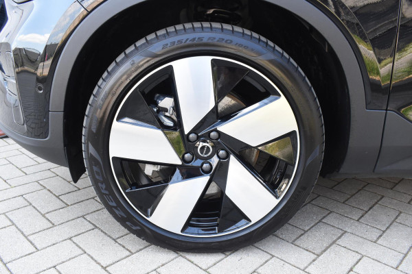Volvo EX40 Single Motor Extended Range Ultra 82 kWh Navigatie / 360 Camera / 20'' velgen / Panorama schuif-kanteldak / Harman Kardon / Elektrisch verstelbare stoelen met geheugen / Stoelverwarming / Stuurverwarming