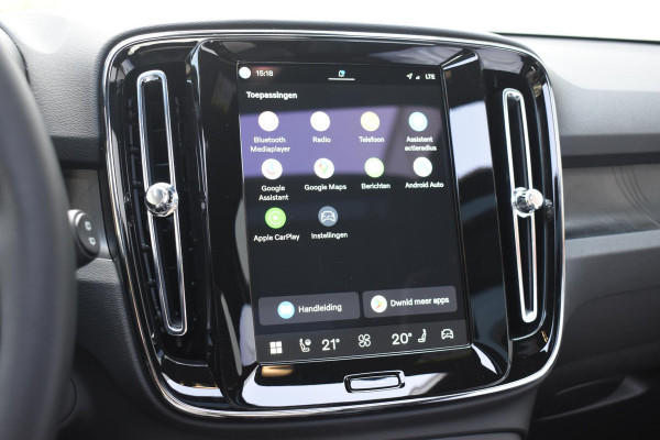 Volvo EX40 Single Motor Extended Range Ultra 82 kWh Navigatie / 360 Camera / 20'' velgen / Panorama schuif-kanteldak / Harman Kardon / Elektrisch verstelbare stoelen met geheugen / Stoelverwarming / Stuurverwarming