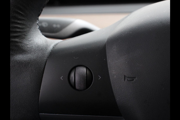Tesla Model Y Performance Long Range AWD 75 kWh Climate control Adaptieve cruise control Achteruitrijcamera Panoramadak Keyless Stuurverwarming Stoelverwarming LED Navigatie Parkeersensoren