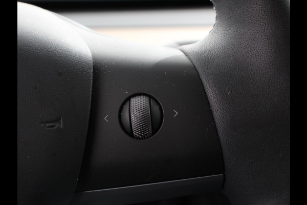 Tesla Model Y Performance Long Range AWD 75 kWh Climate control Adaptieve cruise control Achteruitrijcamera Panoramadak Keyless Stuurverwarming Stoelverwarming LED Navigatie Parkeersensoren