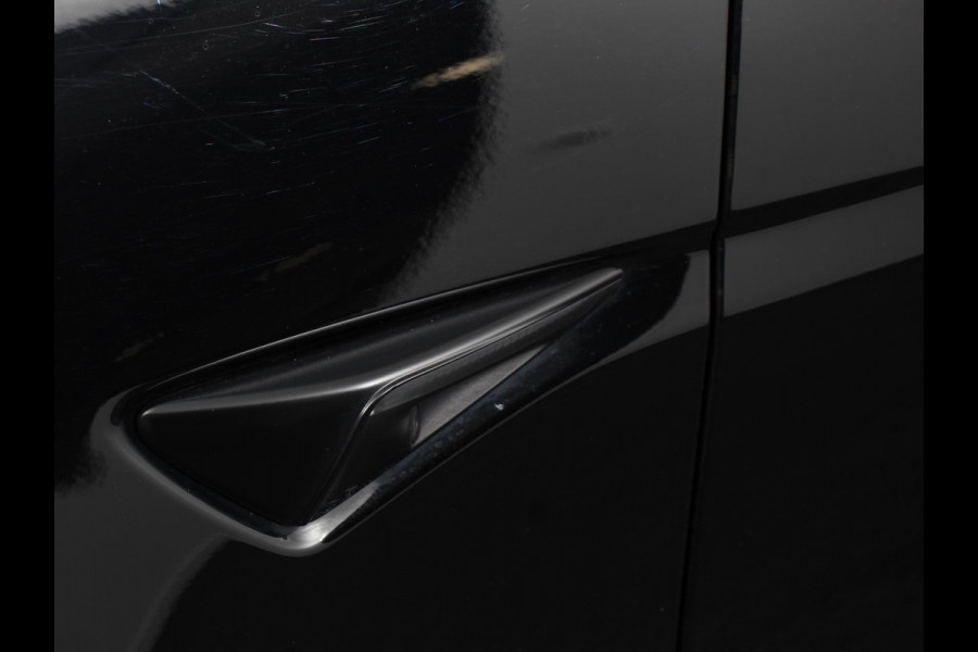 Tesla Model Y Performance Long Range AWD 75 kWh Climate control Adaptieve cruise control Achteruitrijcamera Panoramadak Keyless Stuurverwarming Stoelverwarming LED Navigatie Parkeersensoren