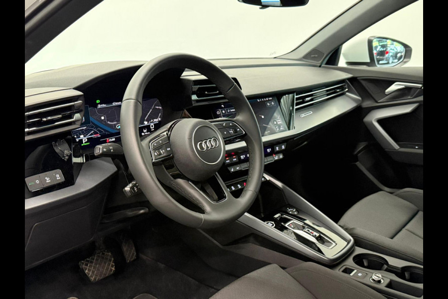 Audi A3 Sportback 35 TFSI S Edition SONOS Premium Audio Airco ECC Navigatie Carplay Full LED Elektr. Sportstoelen PDC VA + Camera Adaptive Cruise Control Head Up Display