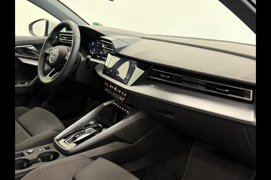 Audi A3 Sportback 35 TFSI S Edition SONOS Premium Audio Airco ECC Navigatie Carplay Full LED Elektr. Sportstoelen PDC VA + Camera Adaptive Cruise Control Head Up Display