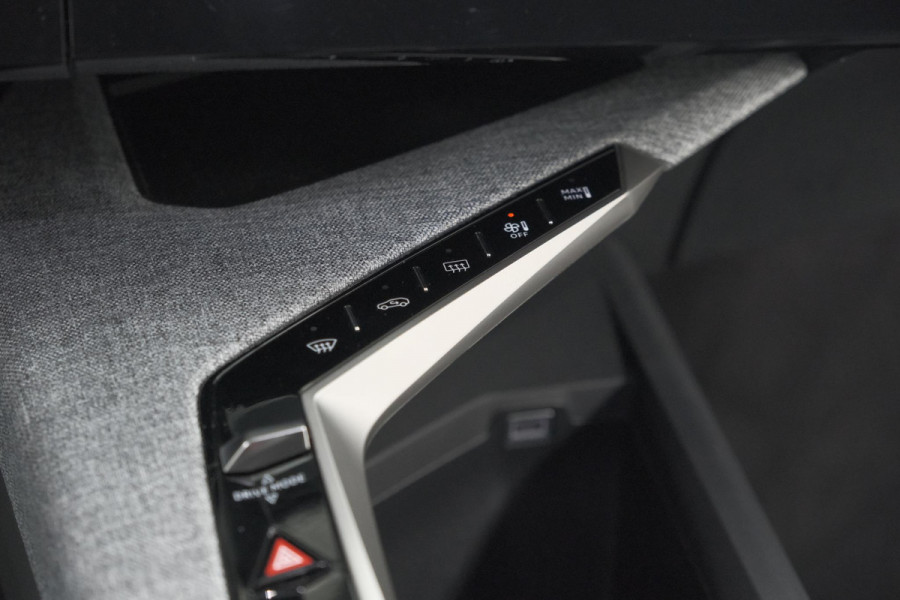 Peugeot 3008 136 Hybrid e-DCS6 Allure | Stoelverwarming | Camera | Apple Carplay