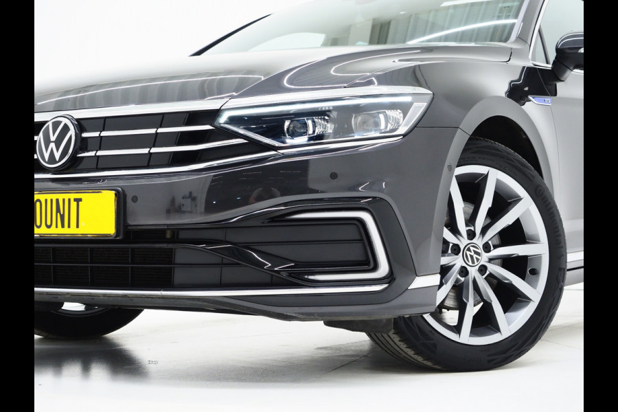 Volkswagen Passat Variant 1.4 TSI PHEV GTE 218PK | Panoramadak | Trekhaak | Massage | Camera | Virtual | Memory | Matrix | Carplay