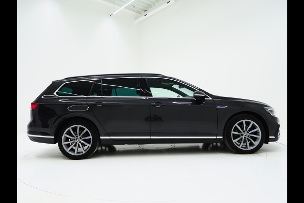 Volkswagen Passat Variant 1.4 TSI PHEV GTE 218PK | Panoramadak | Trekhaak | Massage | Camera | Virtual | Memory | Matrix | Carplay