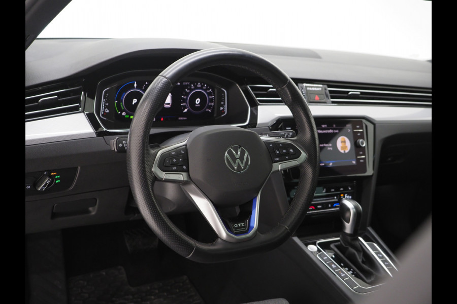Volkswagen Passat Variant 1.4 TSI PHEV GTE 218PK | Panoramadak | Trekhaak | Massage | Camera | Virtual | Memory | Matrix | Carplay