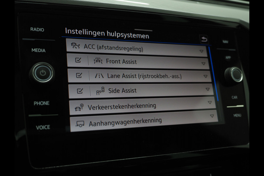 Volkswagen Passat Variant 1.4 TSI PHEV GTE 218PK | Panoramadak | Trekhaak | Massage | Camera | Virtual | Memory | Matrix | Carplay