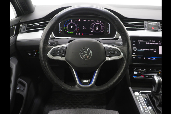 Volkswagen Passat Variant 1.4 TSI PHEV GTE 218PK | Panoramadak | Trekhaak | Massage | Camera | Virtual | Memory | Matrix | Carplay