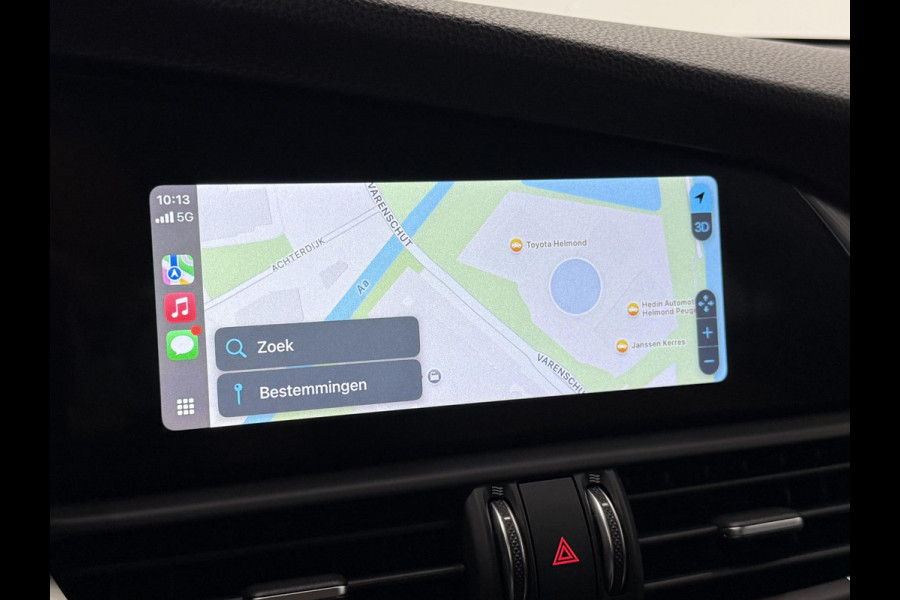 Alfa Romeo Giulia 2.0T 200pk Sprint Aut. Navigatie Apple Carplay Android Auto Camera Parkeersensoren Adaptive Cruise Control Dodehoek detectie Stoelverwarming Lichtmetalen velgen Climate Control