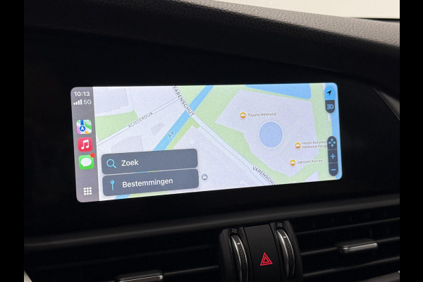Alfa Romeo Giulia 2.0T 200pk Sprint Aut. Navigatie Apple Carplay Android Auto Camera Parkeersensoren Adaptive Cruise Control Dodehoek detectie Stoelverwarming Lichtmetalen velgen Climate Control
