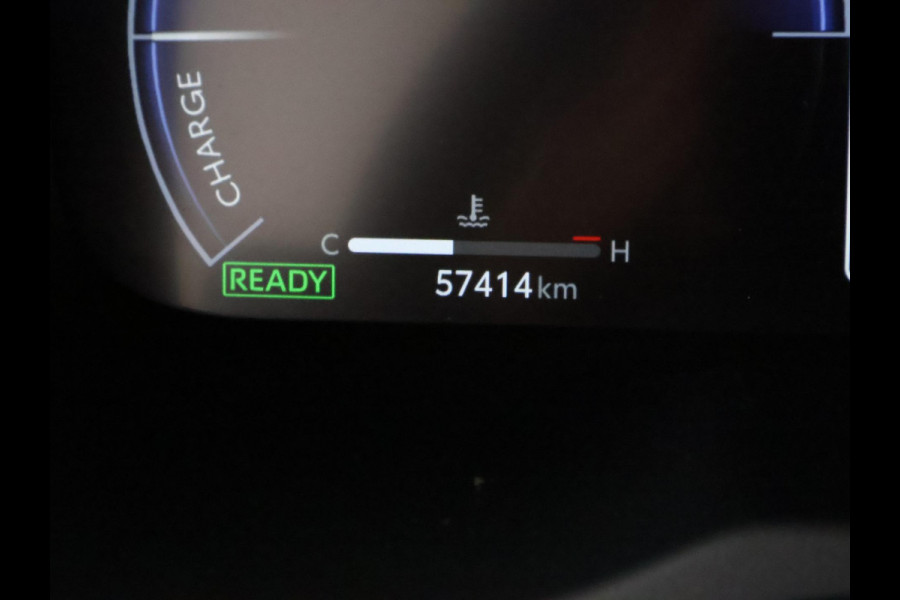 Toyota RAV4 2.5 Hybrid AWD Dynamic Luxury | Trekhaak | Trekgewicht 1650kg | Stuur-/Stoelverwarming | Parkeersensoren Voor & Achter |