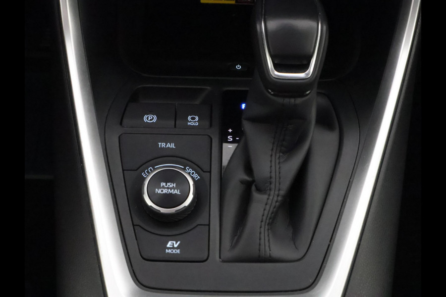 Toyota RAV4 2.5 Hybrid AWD Dynamic Luxury | Trekhaak | Trekgewicht 1650kg | Stuur-/Stoelverwarming | Parkeersensoren Voor & Achter |