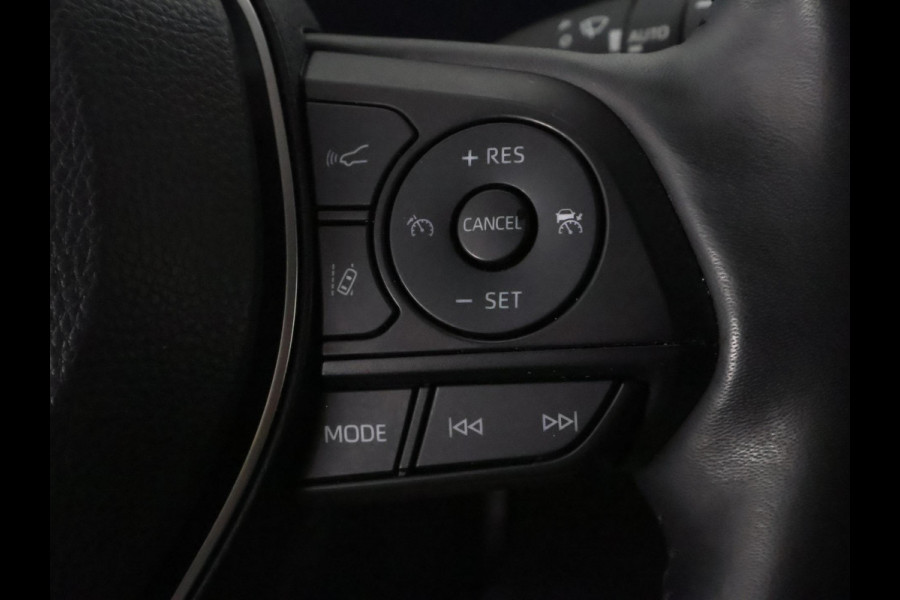 Toyota RAV4 2.5 Hybrid AWD Dynamic Luxury | Trekhaak | Trekgewicht 1650kg | Stuur-/Stoelverwarming | Parkeersensoren Voor & Achter |